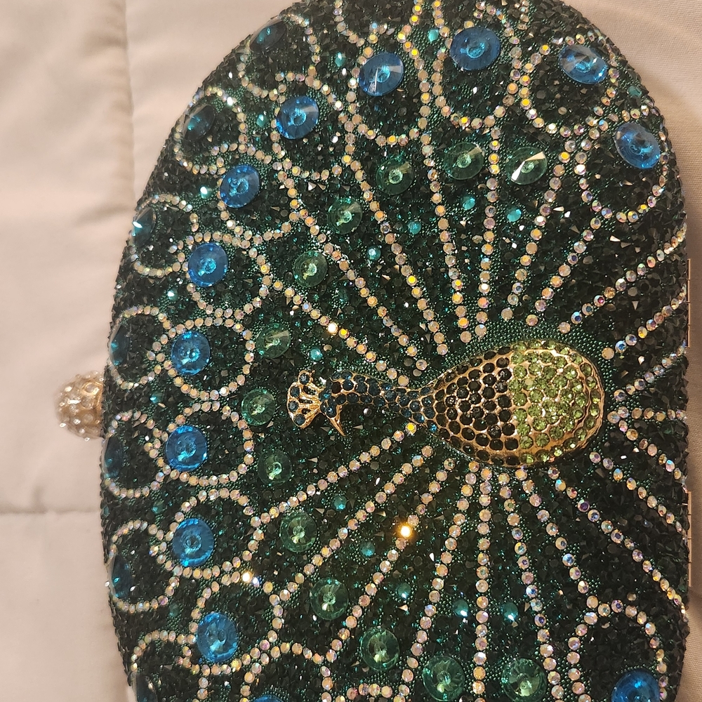 Elegant Green Crystal Clutch With Long Shoulder Chaim And Gold Handle - Picture 3 of 5